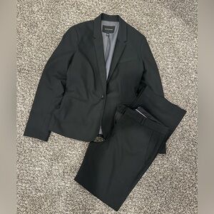 Banana Republic Classic Black Suit, Womens size 8